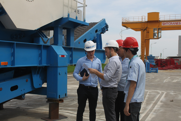 俄羅斯客戶來(lái)山美驗(yàn)貨