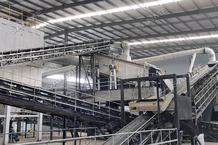 我國建筑垃圾日益嚴重，建筑垃圾移動式破碎機領(lǐng)域面臨新的發(fā)展機遇。