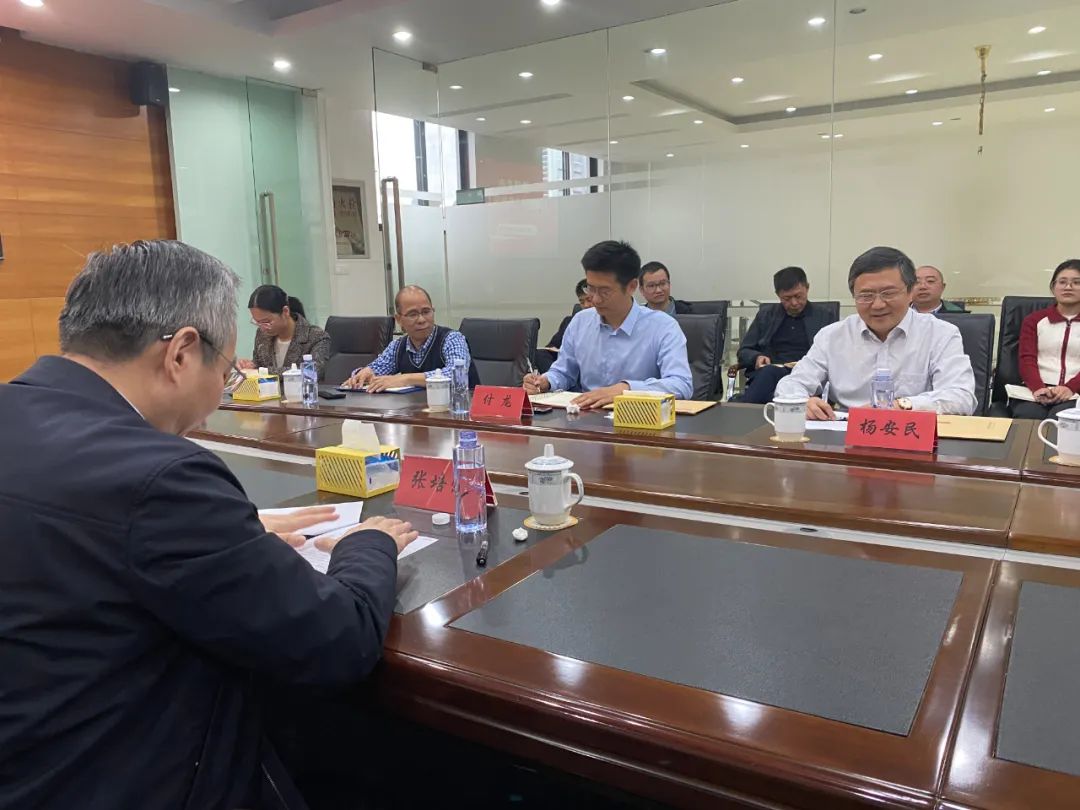 奉賢區(qū)人大常委會(huì)黨組書記、主任張培榮一行蒞臨上海山美股份開展“優(yōu)環(huán)境、穩(wěn)經(jīng)濟(jì)”大走訪大調(diào)研