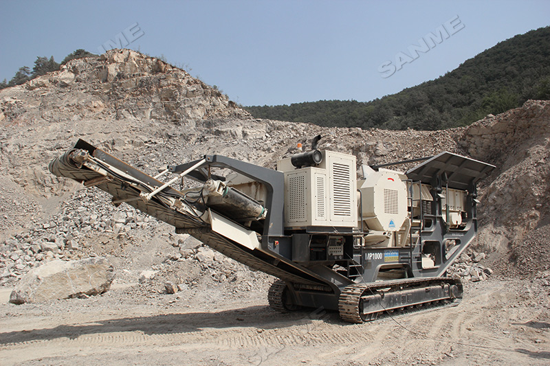 碎石生產(chǎn)線應(yīng)該選擇固定式還是移動(dòng)式？