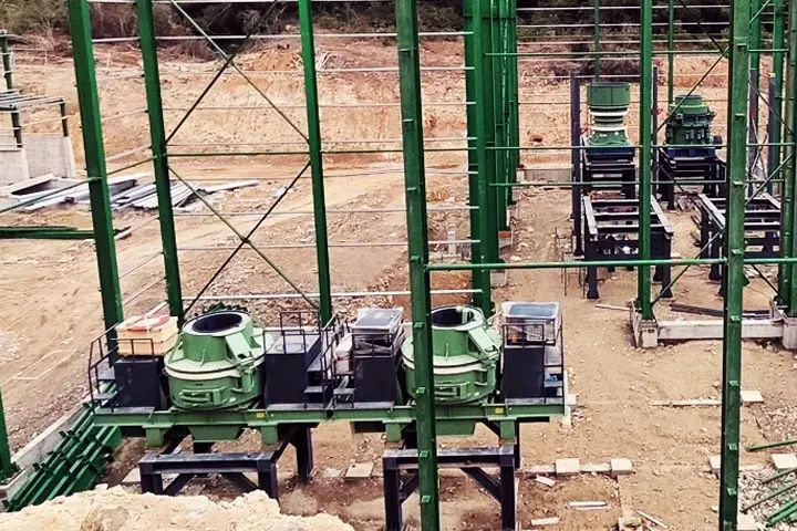 VC7系列立式?jīng)_擊破碎機(jī)——多領(lǐng)域適用，展現(xiàn)強(qiáng)大實(shí)力